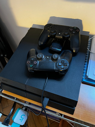 Sony Playstation 4 500gb + 4 Juegos + Volante Logitech G29