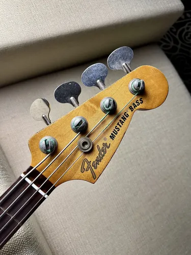 Baixo Fender Mustang Bass Jmj Road Worn Daphne Blue 13.9kpix