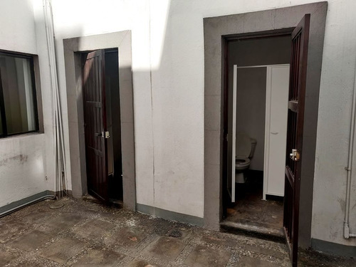 Casa En Venta Con Gran Terreno En Colonia Álamos: Ideal Para Colegios Y Vivienda