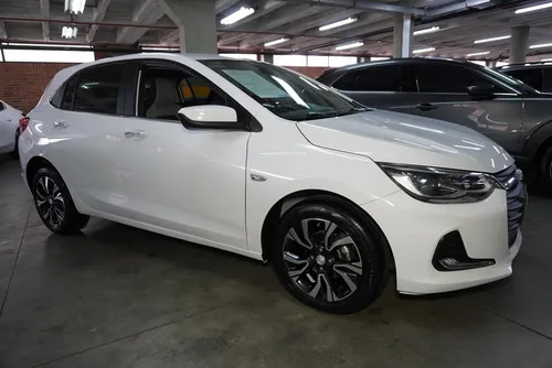Chevrolet Onix 1.0T Premier Hatch At