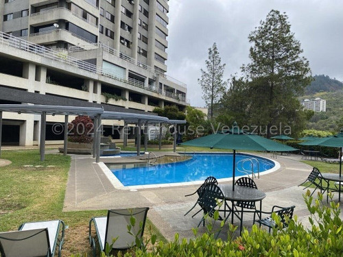 Espectacular Apartamento Con Bella Vista Panorámica En La Tahona. #25-15992