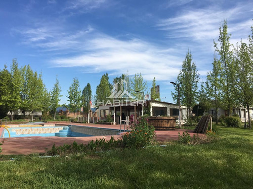 Venta De Hermoso Centro Turístico En Quinamávida, Colbún.