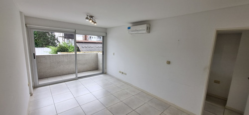 Departamento De Dos Ambientes En Alquiler En Castelar Norte