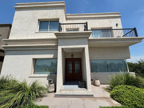 Venta De Casa De 3 Dormitorio En Don Mateo