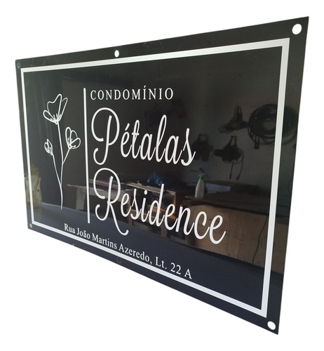 Placa De Endereço Grande Em Acrílico Para Condomínio.60x40 Fundo Preto Letra Branca
