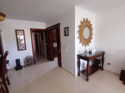 Venta De Apartamento En Renacimiento Piso 3, Balcón 3 Hab