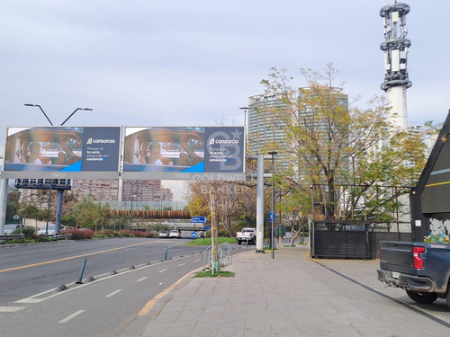 Gran Oportunidad Local En Zona Exclusiva, Vitacura