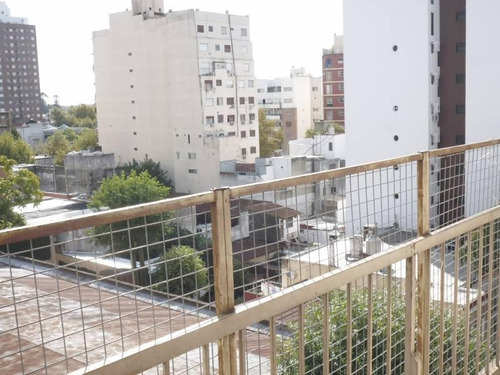 Imagen 7 de 9 de Departamento 2amb Al Frente Con Balcon A 1 Cuadra De La Estacion.