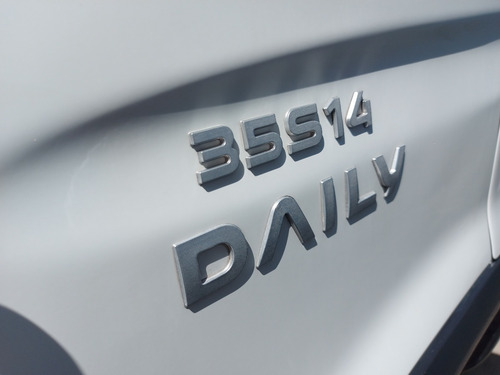 Imagem 2 de 15 de Iveco Daily 35s14