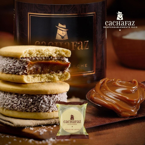 Imagen 2 de 5 de Alfajor Cachafaz Relleno Con Dulcede Leche Decorado Con Coco