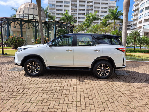 Toyota SW4 2.8 D-4D Turbo Diesel Diamond 7 Lugares 4x4