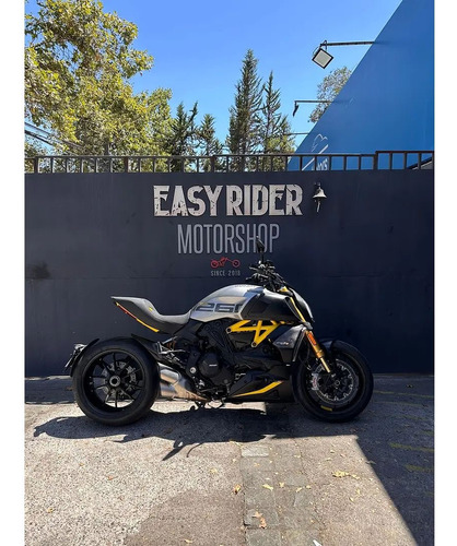 Moto Ducati Diavel 1260s 2022
