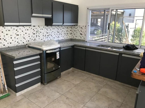 Excelente Casa A La Laguna Con Pileta En El Canton, Puerto