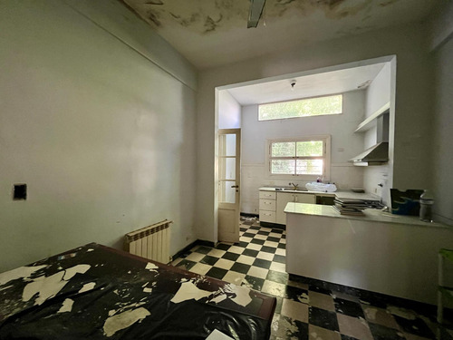 Imperdible Casa A Refaccionar O Demoler En La Lucila, Vicente Lopez, A Metros Del Centro Comercial.