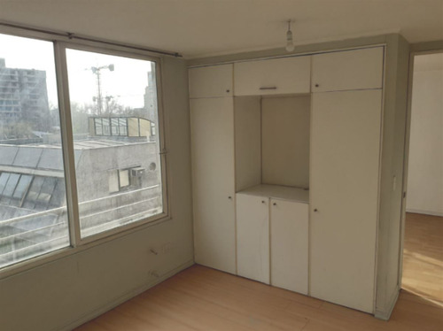 Villaseca Esq. Sucre 1 Dorm. Con Estacionamiento Y Bodega**