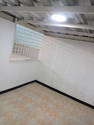 Imagen 10 de 14 de Se Vende Galpon En Cagua 04145880139