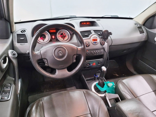 Renault Megane 1.6 DYNAMIQUE GRAND TOUR 16V FLEX 4P MANUAL