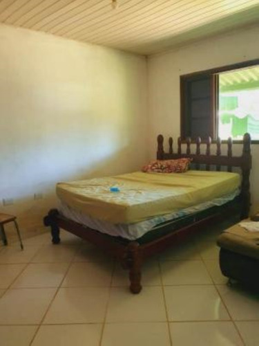 Imagem 6 de 24 de Mini Chácara No Bairro Sítio Velho, Em Itanhaém, Com Tanque De Peixes Com Mais De 100 Tilápias, Quarto De Dispensa, Poço Artesiano, Fogão A Lenha E Vaga Para 02 Automóveis Ref: 9544/ac