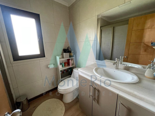 Casa En Venta De 2 Dorm. En Los Lagos