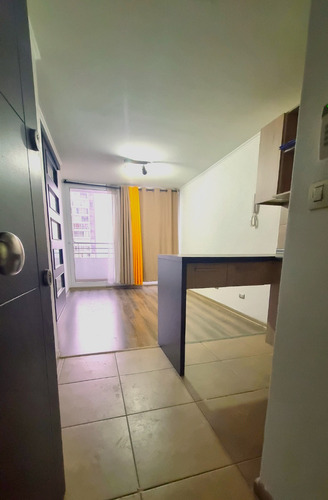 Arriendo Depto 2 Ambientes 1d-1b Calle Con-con / Ecuador