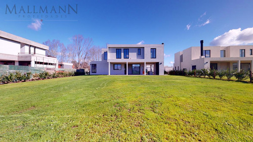 Venta Casa La Calesa Pilará, 4 Habitaciones