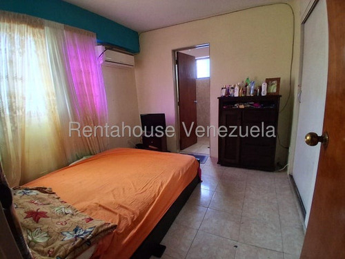 Yoselin Cabesas Vende Apartamento En Cabudare 25-22034 Yc