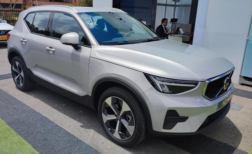 Imagen 2 de 10 de Volvo Xc40 B4 Plus Hibrida