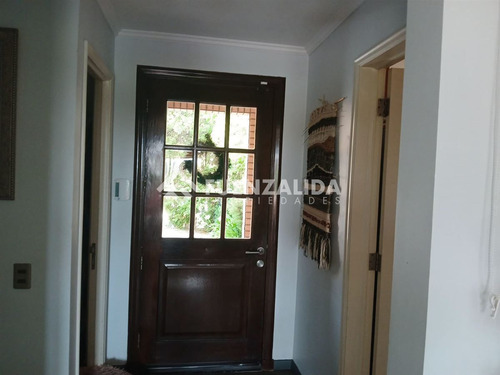 Casa En Venta De 4 Dorm. En La Florida