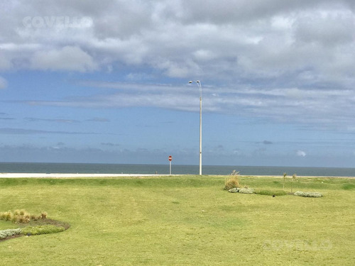 Imagen 9 de 13 de Apartamento Frente Al Mar De 1 Dormitorio Punta Del Este !