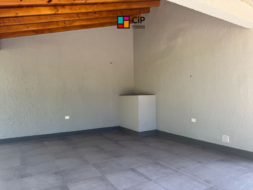 Venta De Casa En Carpinteria A Minutos De Merlo