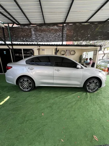 Kia Rio 1.4 Vibrant At