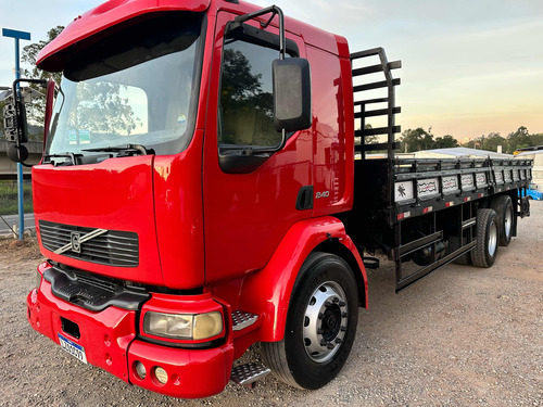 Volvo Vm 240 Ano 2004 Leito Truck Carroceria
