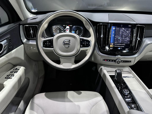 Volvo XC60 60 T-8 HÍBRIDO MOMENTUM 2.0 5p