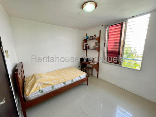 Moderna Casa En Venta Este De Barquisimeto. Urbanizacion Colinas Del Viento 25-20497 As-my