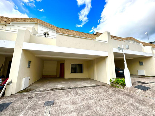 Casa En Obra Gris. Urb. La Fontana