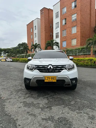 Renault Duster ICONIC MT 1300CC T 4X4