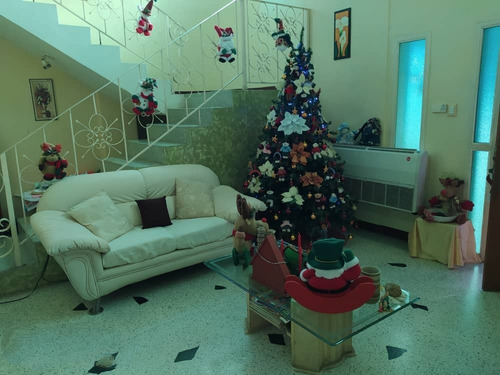 Imagen 3 de 10 de Hermosa Quinta En Urb Villas Ingenio Ii // 04146878567