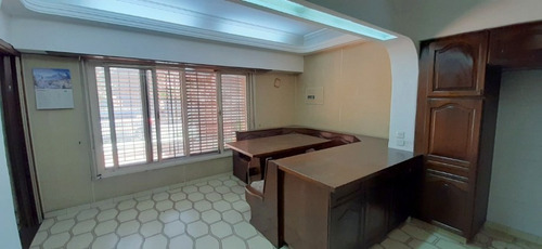 Imagen 1 de 14 de Chalet En Venta En Valentin Alsina