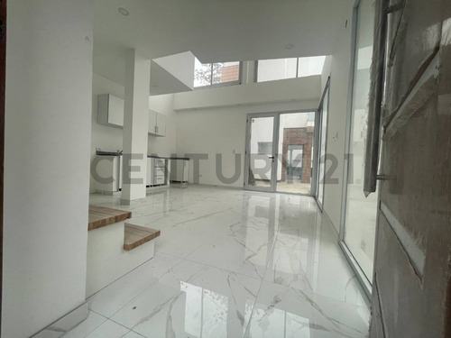 Venta Duplex 2 Ambientes Jose Marmol A Estrenar C/cochera
