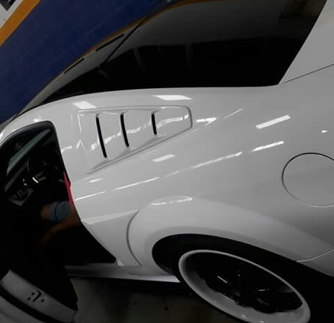 Imagen 7 de 9 de Spoiler Mustang Roush Y Entradas Vidrio Laterales 2007
