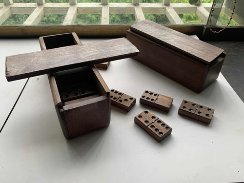 Juego De Domino Y Estuche En Madera .