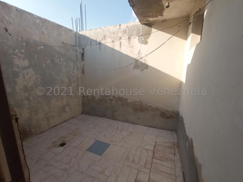 Imagen 16 de 30 de Casas En Venta Cabudare El Amanecer, Arnaldo J. López Tlf. 04245257450 Codigo 22-8414 Lara, Venezuela