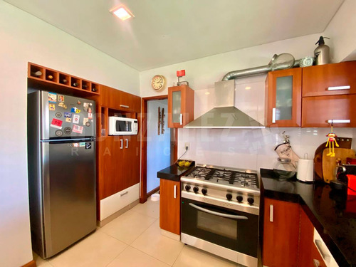 Casa 5 Amb En Barrio Uno - Con Piscina