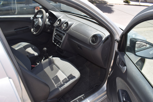 Volkswagen Voyage 1.6 101cv