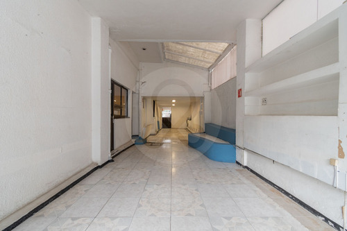 Edificio En Venta Con 15 Estacionamientos En Las Arboledas