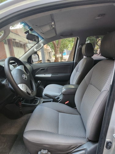Imagen 4 de 10 de Toyota Hilux 2012 3.0 Cd Sr I 171cv 4x4