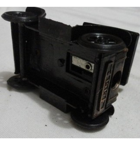 Apontador De Ferro Em Formato De Automóvel Antigo - A57 (Usado)
