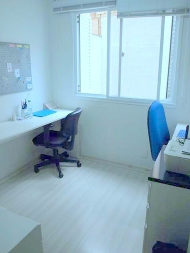 Casa Em Condomínio De 4 Dormitórios - 4150