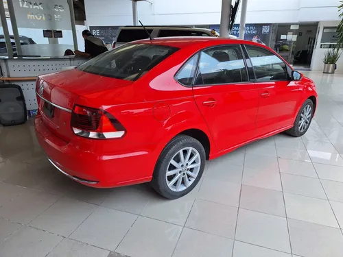 Volkswagen Vento 1.6 Highline At