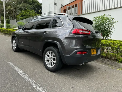 Jeep Cherokee LONGITUDE PLUS 3.2